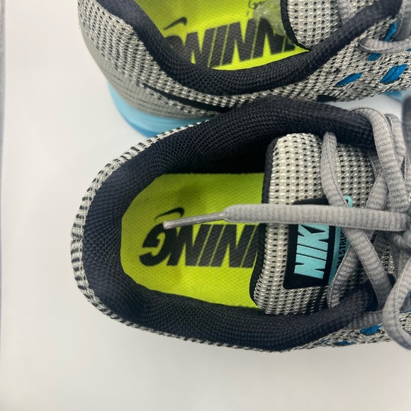 Nike Gray Sneakers with Pink and Blue Highlights - Picture 5 of 6